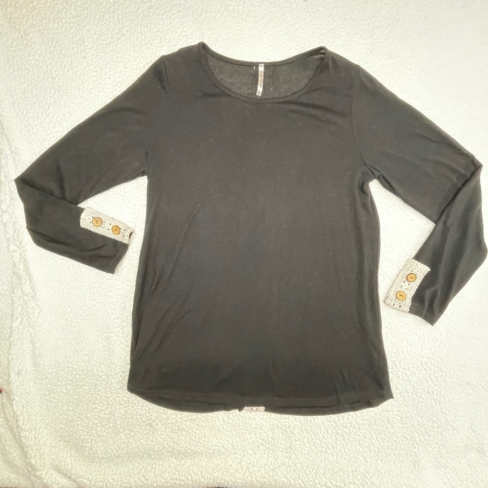 Women’s 1X “42 pops” Black Long Sleeve Top